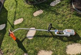 Location outil Coupe bordure électrique Stihl près de Vernouillet