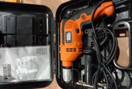 Location outil Perceuse électrique près de Pommérieux