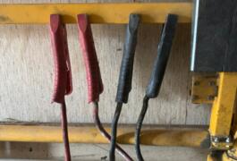 Location outil Cables de démarrage  près de Lalacelle