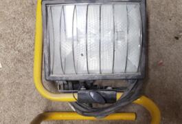 Location outil Projecteur  Makita près de Flers