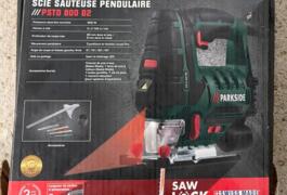 Location outil Scie sauteuse pendulaire Pendulaire près de Non renseignée