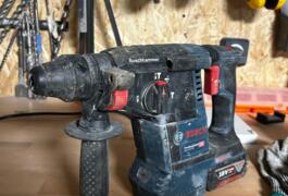 Location outil Burineur perforateur électrique Bosch près de Le Mans