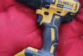 Location outil Visseuse perceuse Sans-fil Dewalt près de Armentières