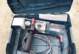Location outil Perceuse à percussion électrique Bosch près de Marsangy