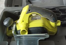 Location outil Rabot électrique  Ryobi près de Pouldreuzic