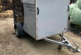 Location outil Remorque Moins de 750kg près de Ladignac-le-Long