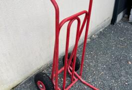 Location outil Diable manutention pliant près de Non renseignée