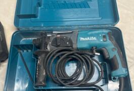 Location outil Perforateur à percussion électrique Makita près de Cuffies
