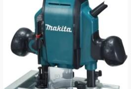 Location outil Défonceuse à bois électrique Makita près de Saint-Jean-de-Liversay