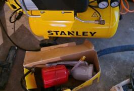 Location outil Compresseur  Stanley près de Bon-Encontre