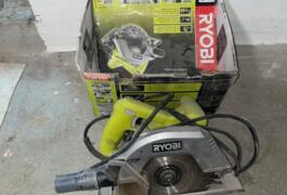 Location outil Scie circulaire électrique Ryobi près de Saint-Égrève