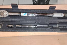 Location outil Clé dynamométrique Coffret près de Fondettes