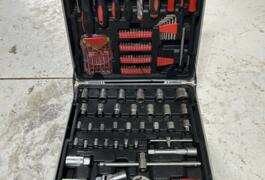 Location outil Caisse à outils  près de Soulaines-sur-Aubance