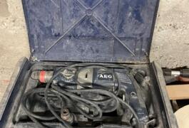 Location outil Perceuse électrique Aeg près de Saint-Égrève