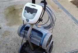 Location outil Robot nettoyeur de piscine  près de Val de Virvée