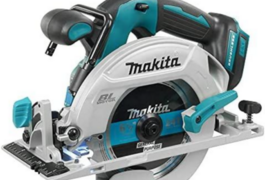 Location outil Scie circulaire Makita 18v  Makita près de Plumergat
