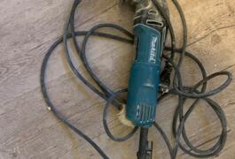 Location outil Outil multifonction électrique Makita près de Châlons-en-Champagne