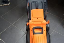 Location outil Tondeuse à gazon électrique près de Citry