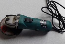 Location outil Meuleuse électrique près de Non renseignée