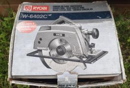 Location outil Scie circulaire électrique Ryobi près de Salles