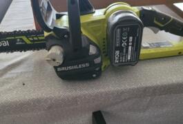 Location outil Tronçonneuse élagueuse électrique Ryobi près de Saint-Jean-le-Blanc