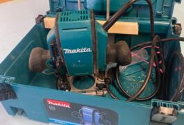 Location outil Défonceuse à bois électrique Makita près de Brech
