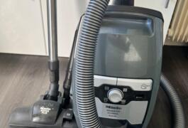 Location outil Aspirateur électrique près de Le Bouscat