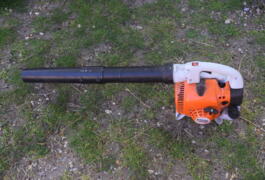 Location outil Souffleur à feuille Thermique Stihl près de Cabanac-et-Villagrains