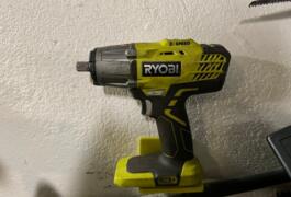 Location outil Clé à choc électrique Ryobi près de Vizille