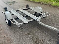Location outil Remorque porte moto Moins de 750kg près de Harfleur