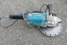 Location outil Meuleuse disqueuse 230mm Makita près de Arenthon