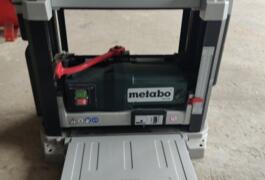 Location outil Raboteuse dégauchisseuse électrique Metabo près de Manneville-la-Goupil