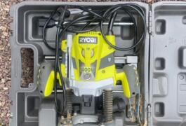 Location outil Défonceuse à bois électrique Ryobi près de Thénouville