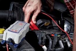 Location outil Chargeur de batterie électrique près de Montferrier-sur-Lez