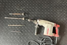 Location outil Perforateur à percussion électrique près de Guichen