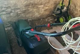 Location outil Tondeuse à gazon électrique Bosch près de Bragny-sur-Saône