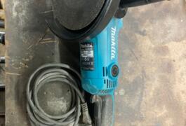 Location outil Meuleuse d angle 230mm Makita près de Tournehem-sur-la-Hem
