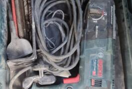 Location outil Perforateur à percussion électrique Bosch près de Vouillé