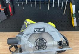 Location outil Scie circulaire électrique Ryobi près de La Regrippière