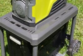 Location outil Broyeur de végetaux électrique Ryobi près de Voiron