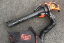 Location outil Aspirateur souffleur broyeur  Black et decker près de Saint-Jean-Bonnefonds