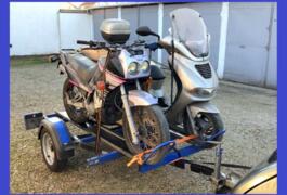 Location outil Remorque porte moto Plus de 750kg près de Beauchamp