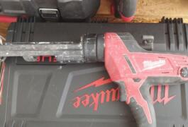 Location outil Pistolet silicone  Milwaukee près de Metz