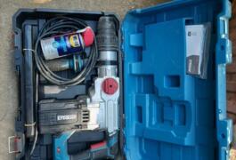 Location outil Marteau piqueur 1500 watt électrique près de Saint-Geniès-de-Malgoirès