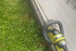 Location outil Taille haie électrique Ryobi près de Mantes-la-Ville
