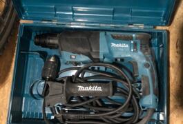 Location outil Perforateur à percussion électrique Makita près de Conflans ste honorine