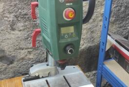 Location outil Perceuse sur colonne électrique Bosch près de Pont-Salomon