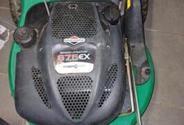 Location outil Tondeuse a gazon thermique  Briggs &amp; stratton près de Villemoustaussou