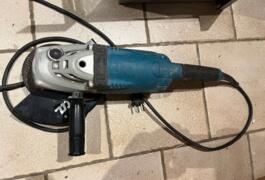Location outil Meuleuse 230mm Makita près de Wambrechies