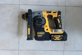 Location outil Perforateur burineur électrique Dewalt près de Saint-Georges-sur-Loire